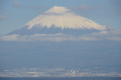 富士は煙突よりも高し