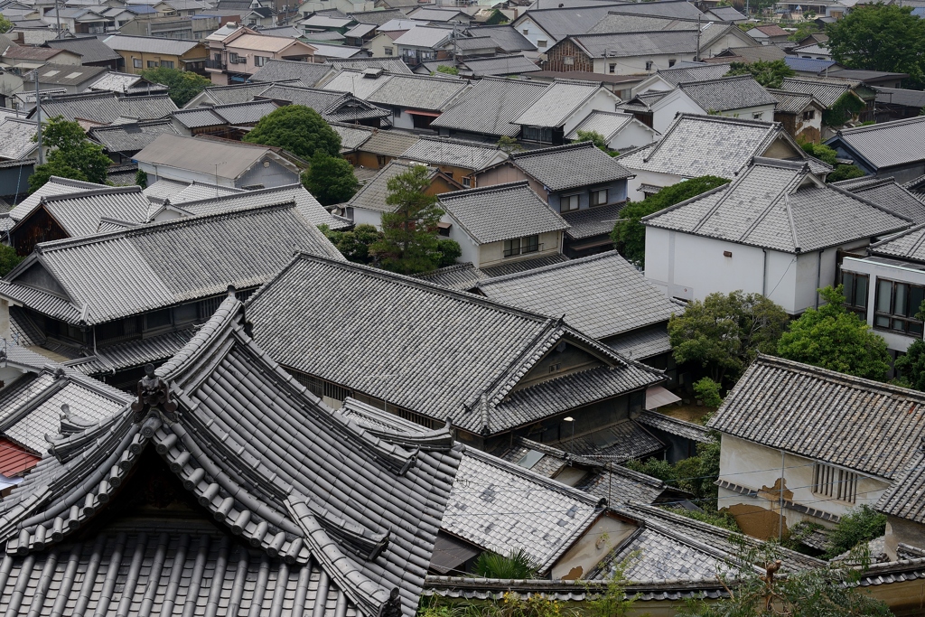 瓦屋根の街