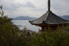 向上寺三重塔と瀬戸