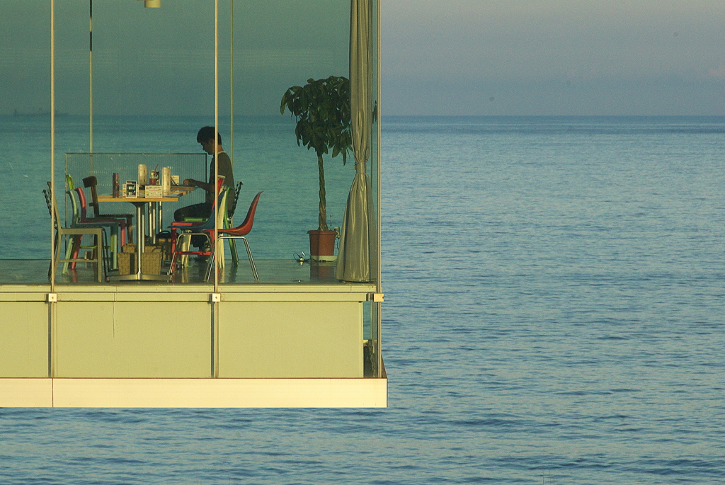 Cafe on the sea