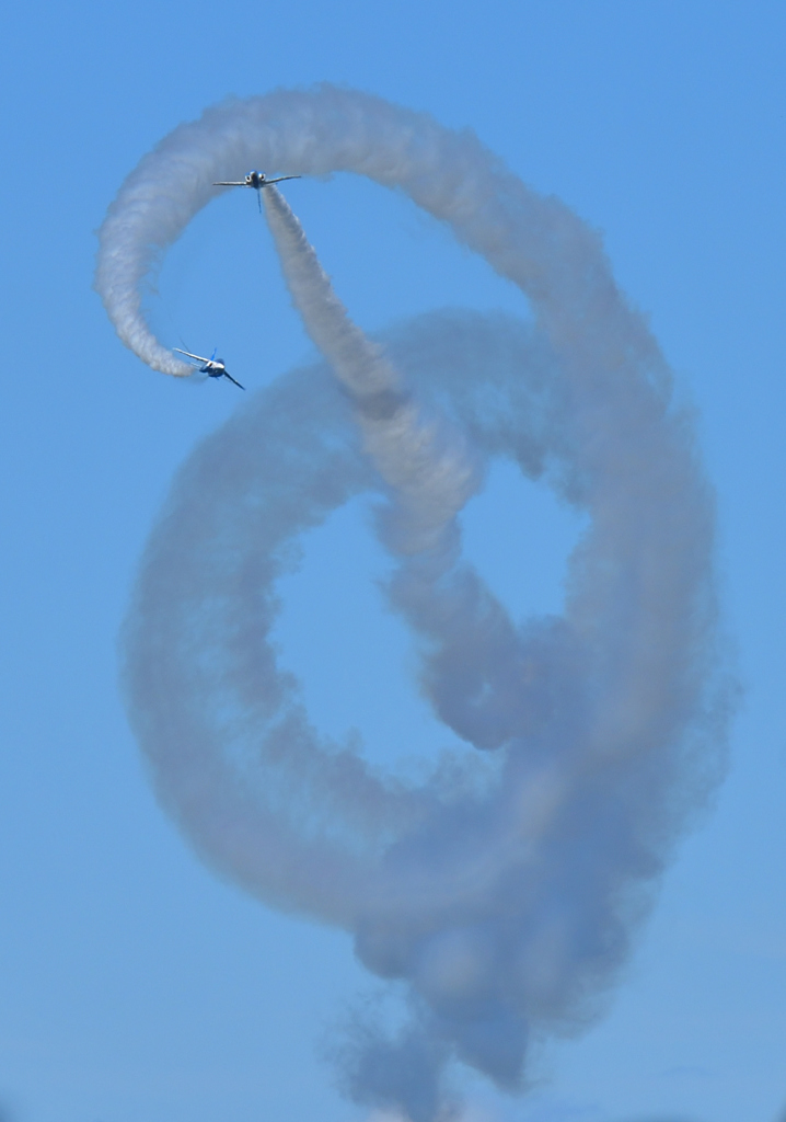 ブルーインパルス　コークスクリュー1