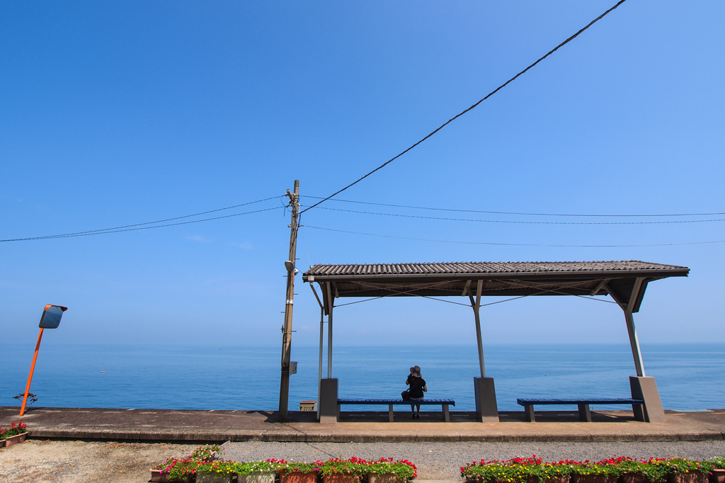 海の駅舎