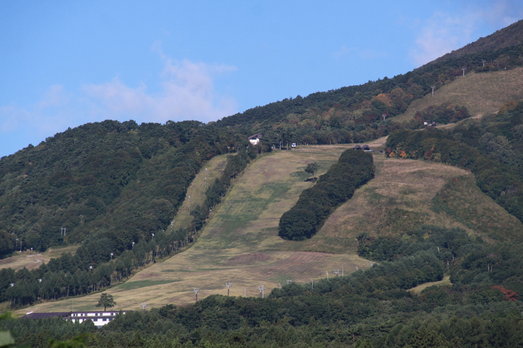 晴れた日のスキー場