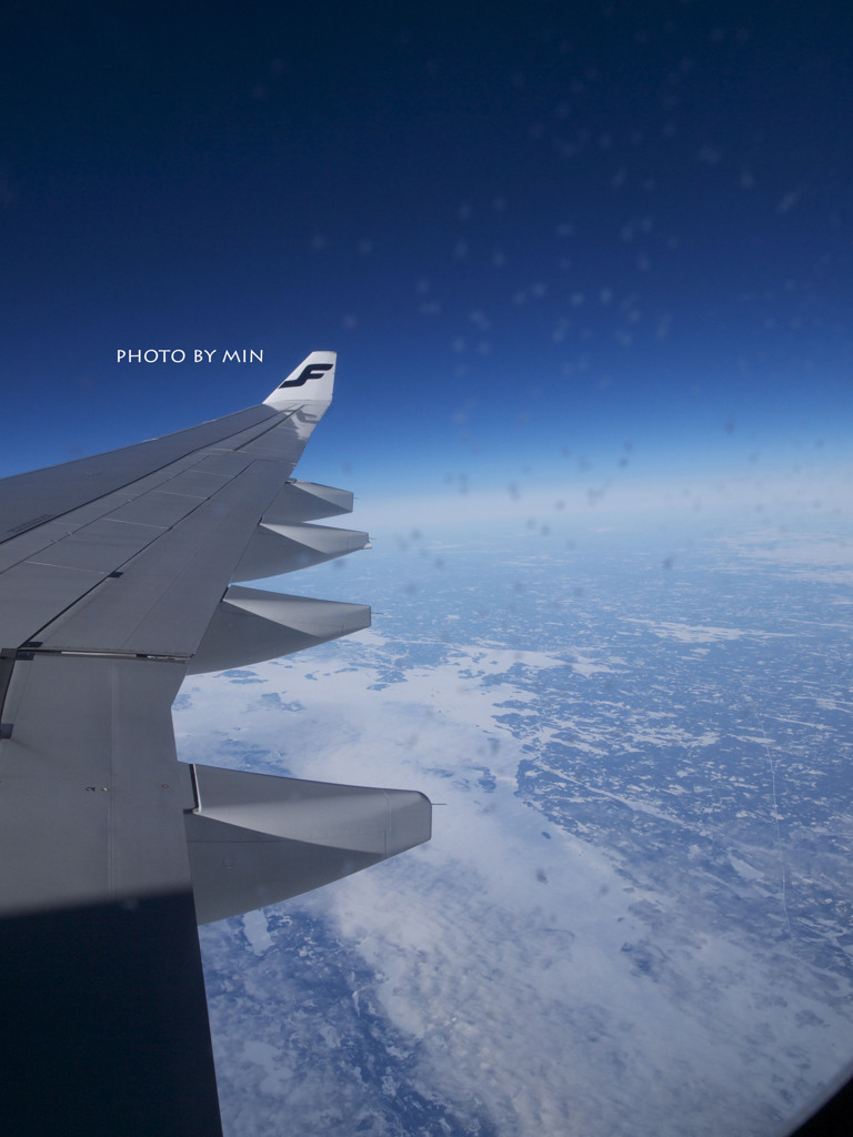 空飛ぶ結晶