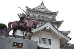 攻め入り！