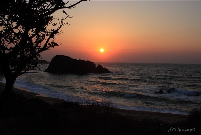 立岩の夕日