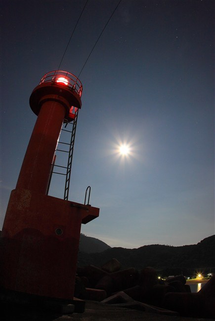 夜の灯台