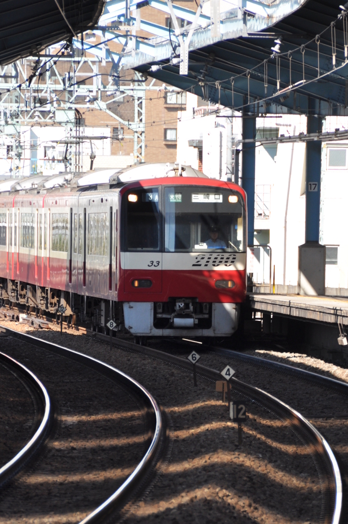赤い列車に乗って行こう