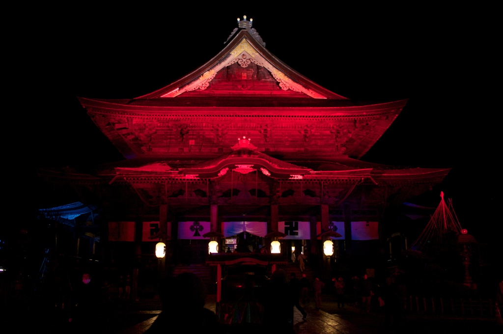 善光寺のライトアップ