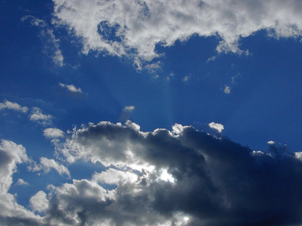 青空　光と雲と