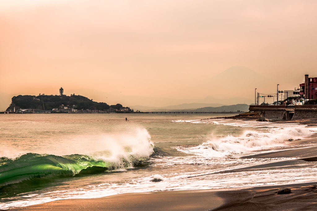 Green wave & Mt.Fuji