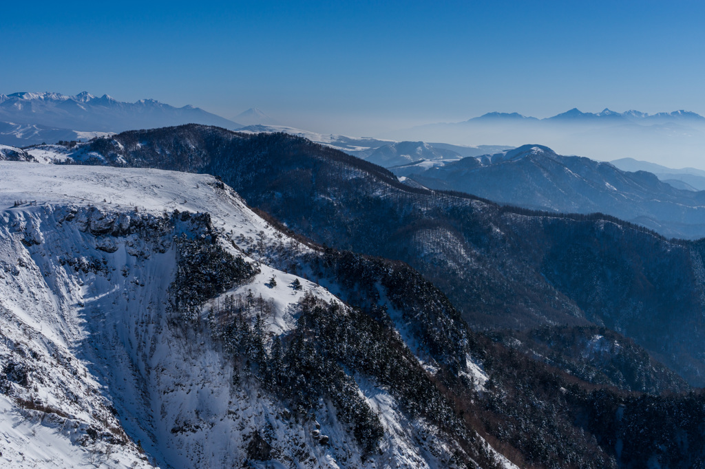 霞む、雪景