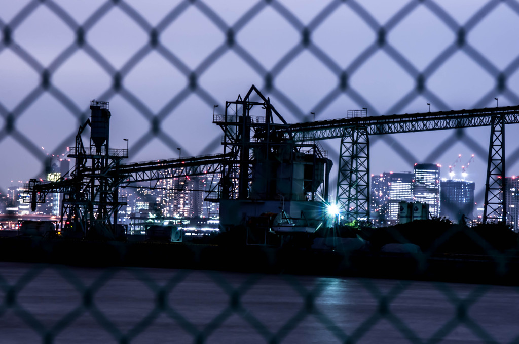 The shadow of a factory 01