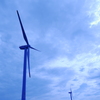 そびえ立つ風力発電