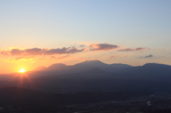 朝日と霧島連山