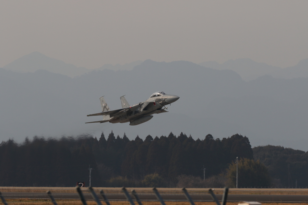 霞む山々