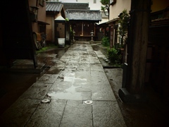 雨の川越より