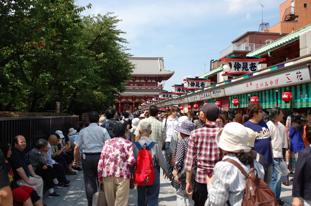 浅草寺へ