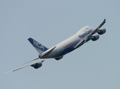 NCA 747-8KZF 出発
