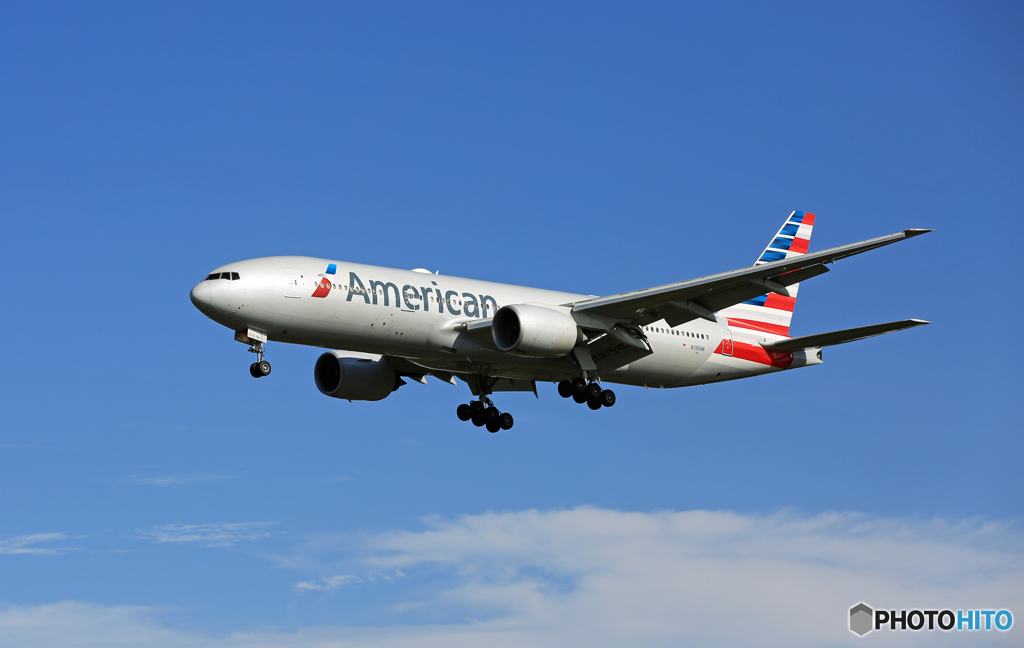 「青い空」 American 777-223 N765AN