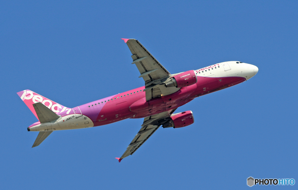 離陸 peach A320-214 JA807P