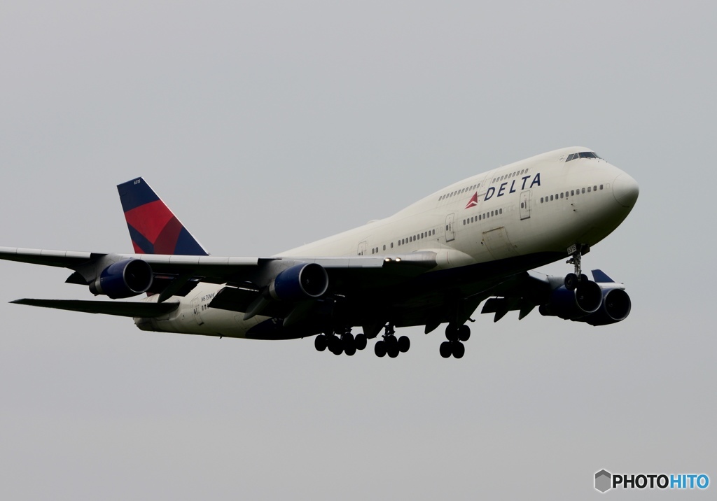 DELTA 747-400 到着　