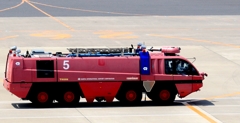 空港消防車  /  Rosenbauer Firetrack