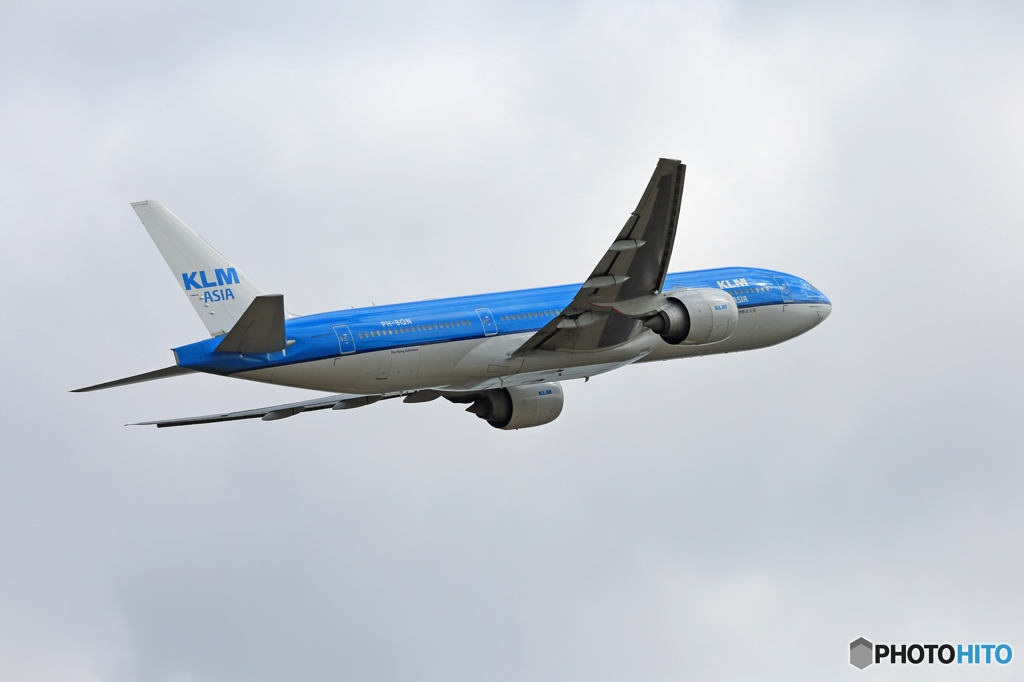 Takeoff KLM 777-206 PH-BQN