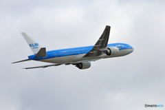 Takeoff KLM 777-206 PH-BQN