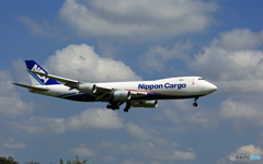 「雲」とNCA 747-8KZF JA11KZ到着 