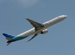出発　GARUDA 777-300