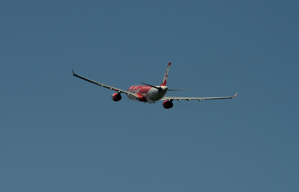 離陸（215）Air Asia A330-343 