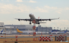 離陸 SWISS A340-313 HB-JMK