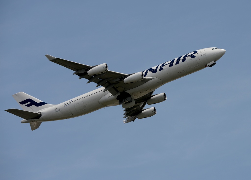 飛行　Finnair A340-313 