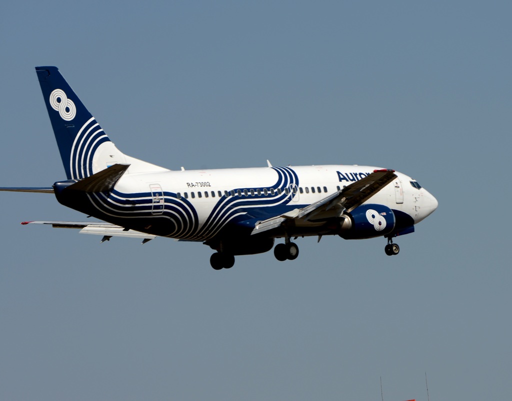 Aurora 737-500 着陸