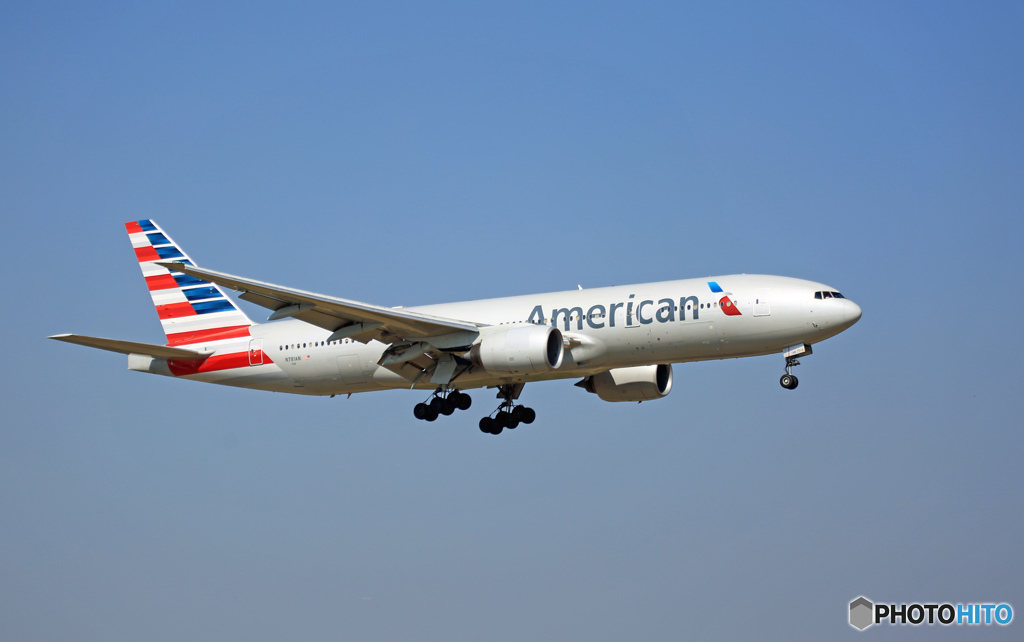 到着 American 777-223 N781AN