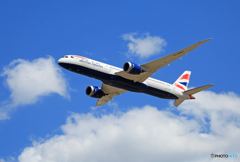 [青い空] British 787-9 G-ZBKF出発