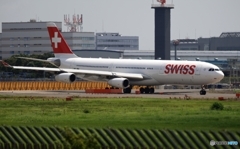 出発　SWISS A340-313