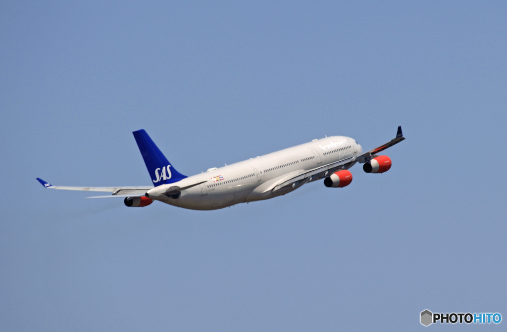 離陸　SAS A340-313 OY-KBA