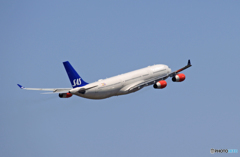 離陸　SAS A340-313 OY-KBA