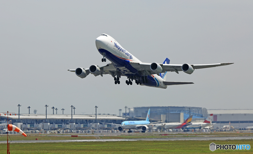 離陸　NCA 747-8KZF JA18KZ
