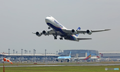 離陸　NCA 747-8KZF JA18KZ