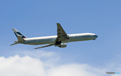 Cathay 777-367 B-HNG 飛び立ち 