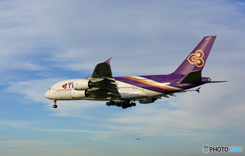 [青い空] Thai A380-841 HS-TUF 到着 