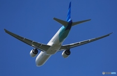 Garuda 777-3U3 出発　