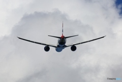 出発　British 777-336