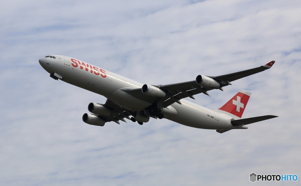 SWISS A340-313 HB-JMK 飛び立ち　