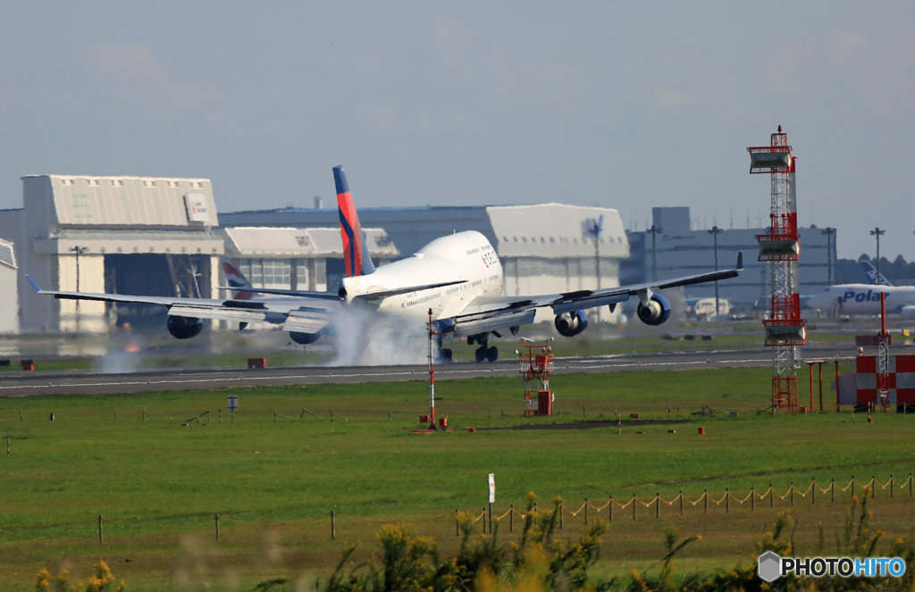 着陸 DELTA 747-400 N668US