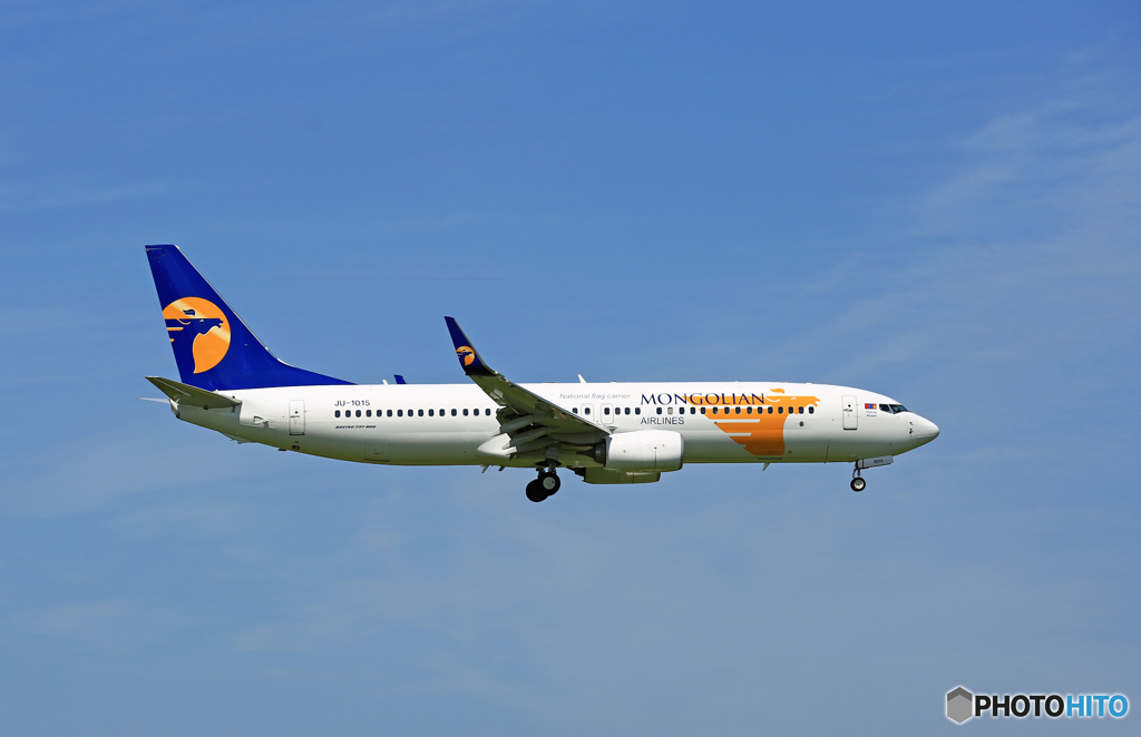 到着 MONGOLIAN 737-8SH JU-1015
