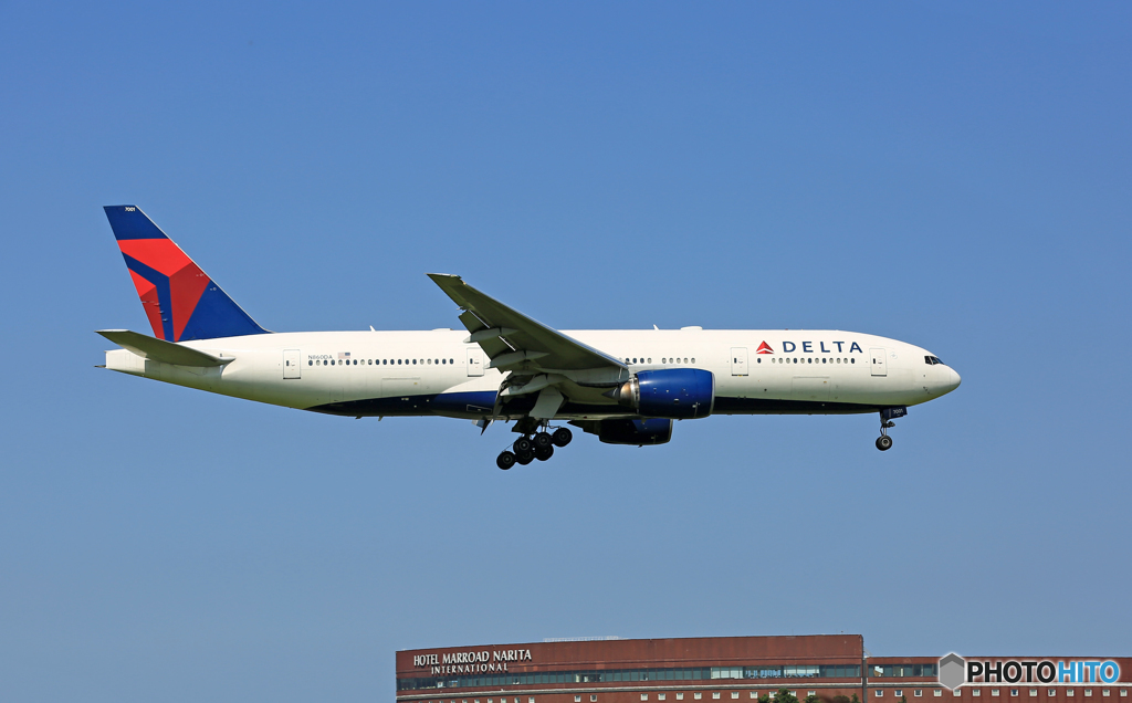 到着 Delta 777-232 N860DA